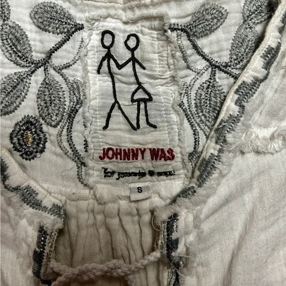 Johnny Was ~ Small ~ White W/Silver & Gray Floral Embroidery Triple Tassel Top - Picture 16 of 16